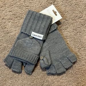 Calvin Klein Fingerless Gloves. OS.
